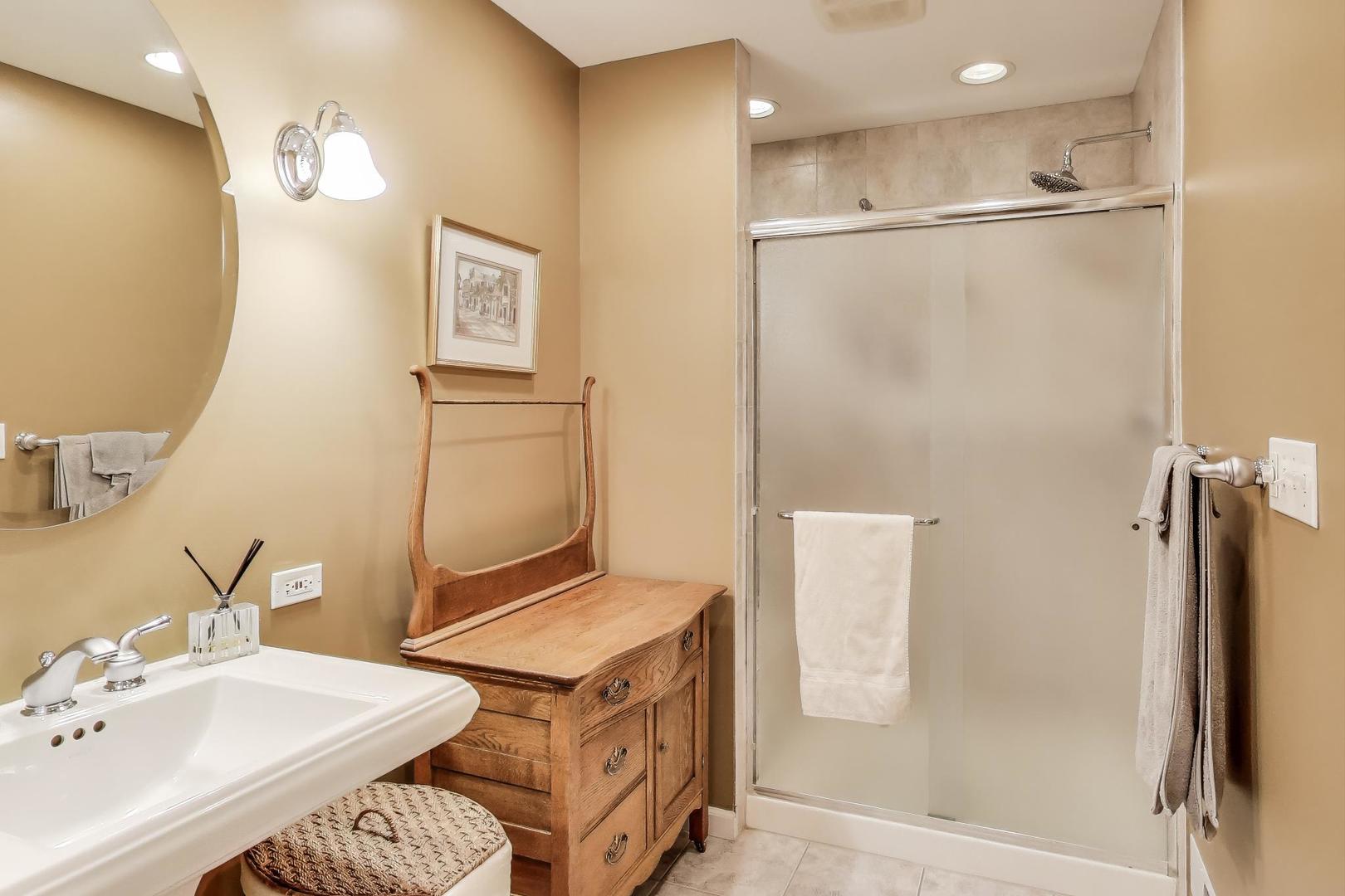 607 E Pennsylvania Court