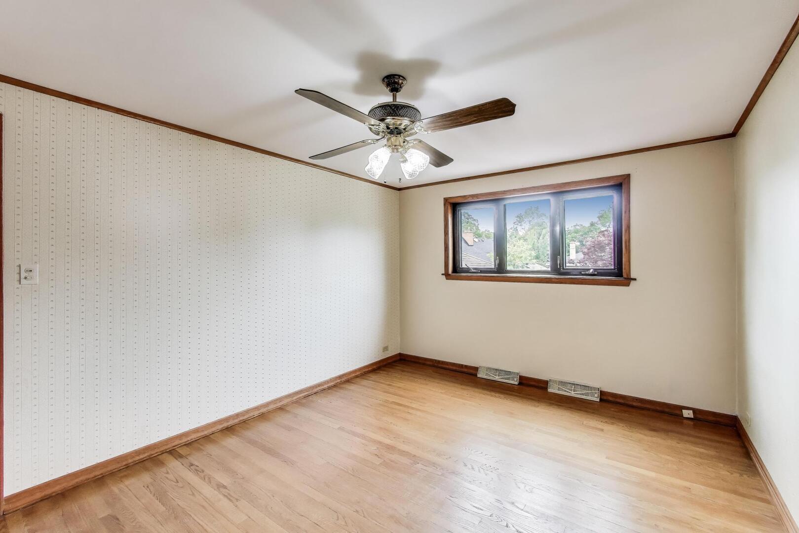 828 N Fernandez Avenue