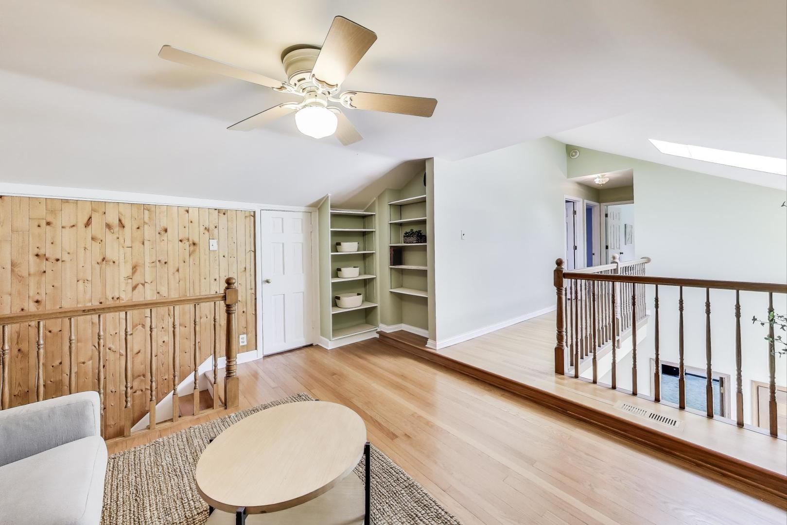 100 W Willow Road