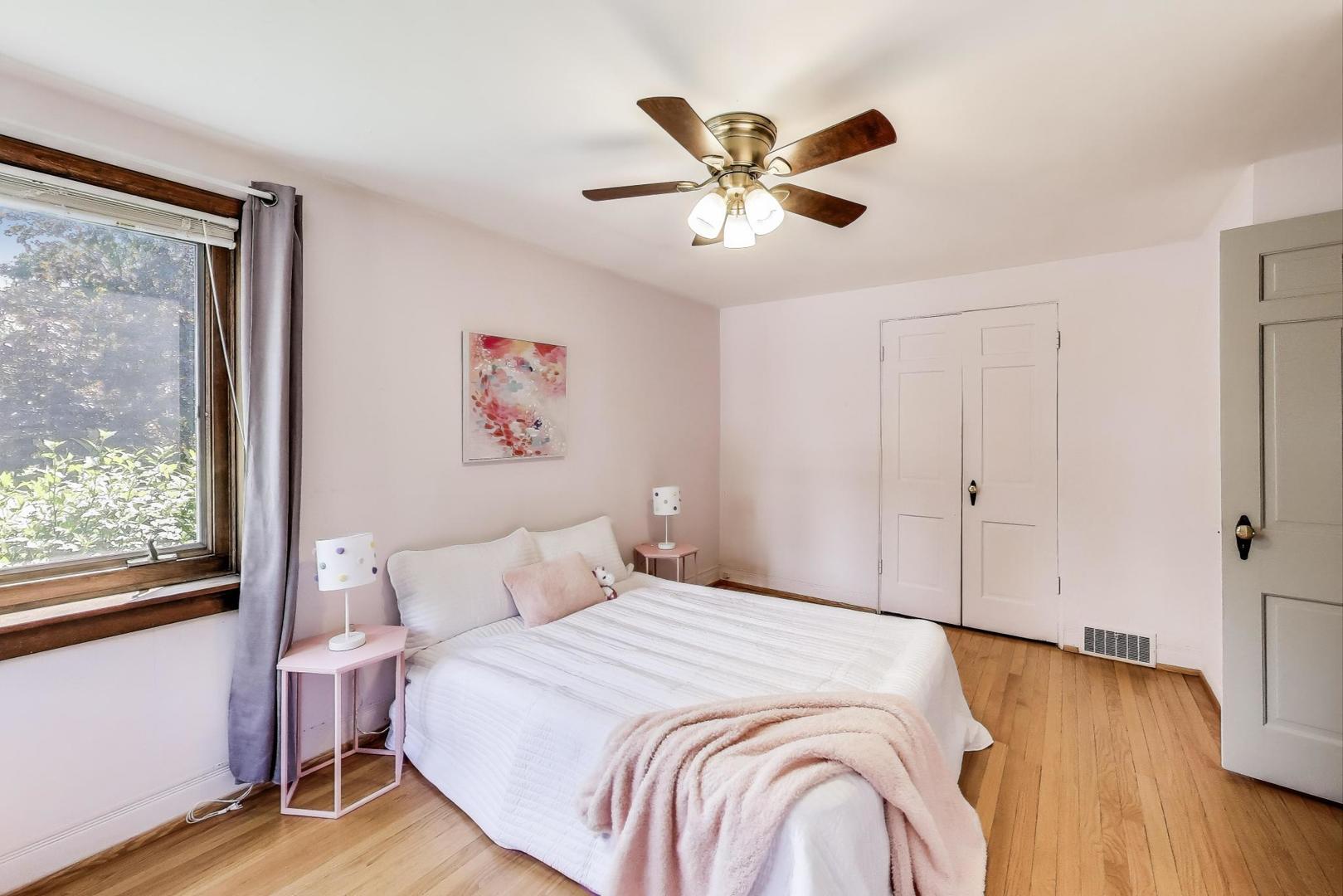 100 W Willow Road