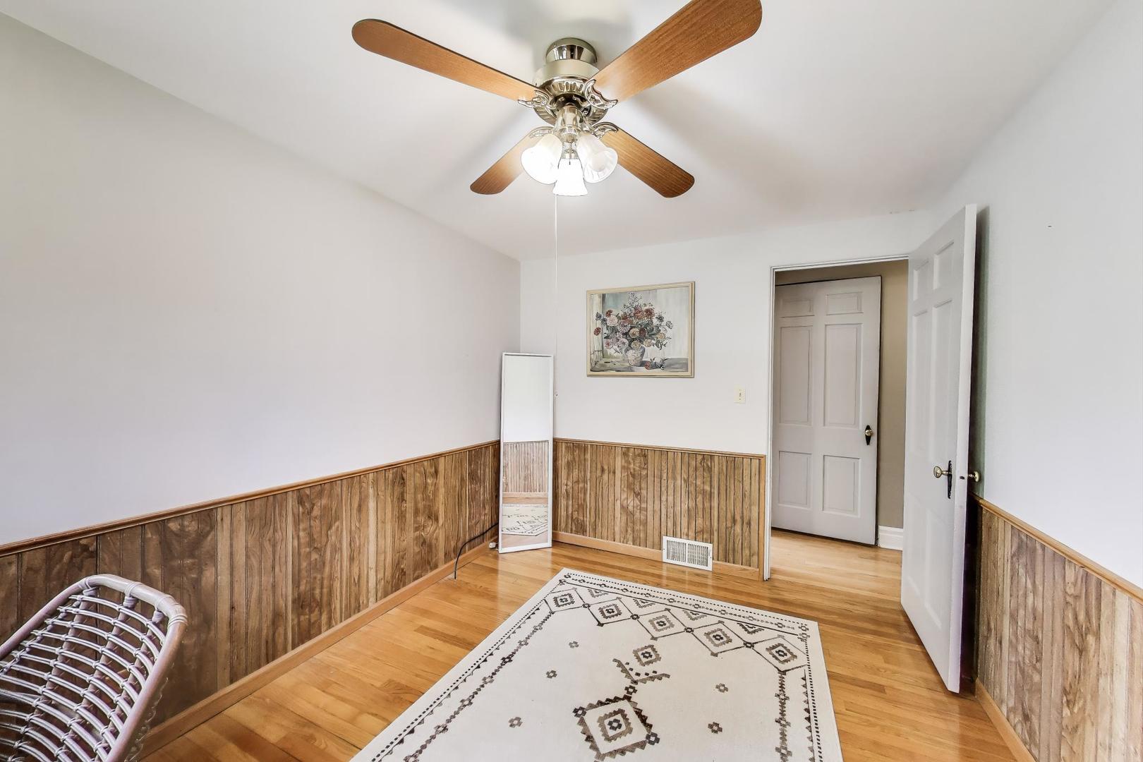100 W Willow Road