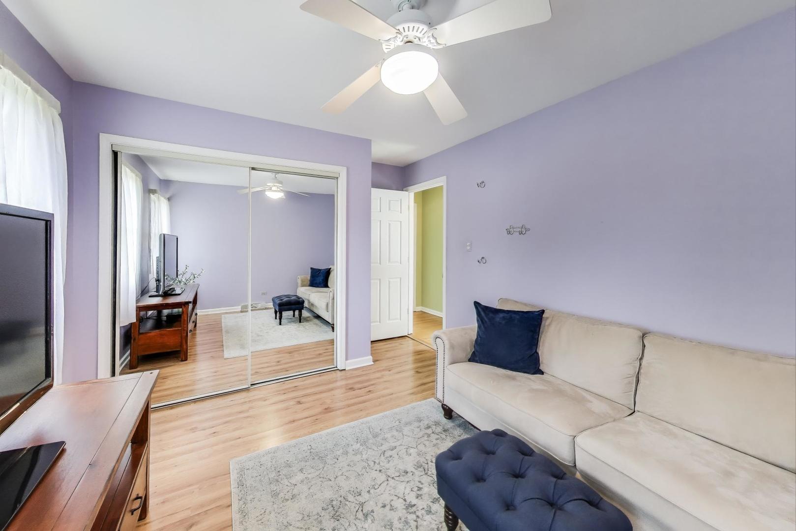 100 W Willow Road