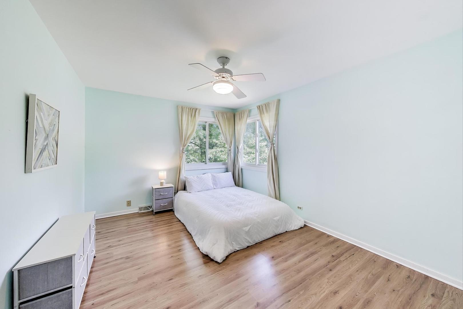 100 W Willow Road