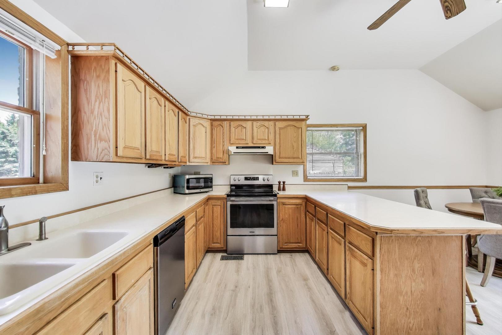 100 W Willow Road