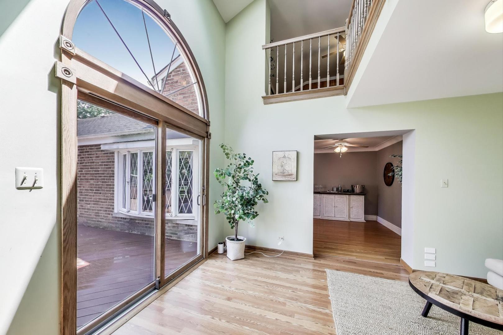 100 W Willow Road