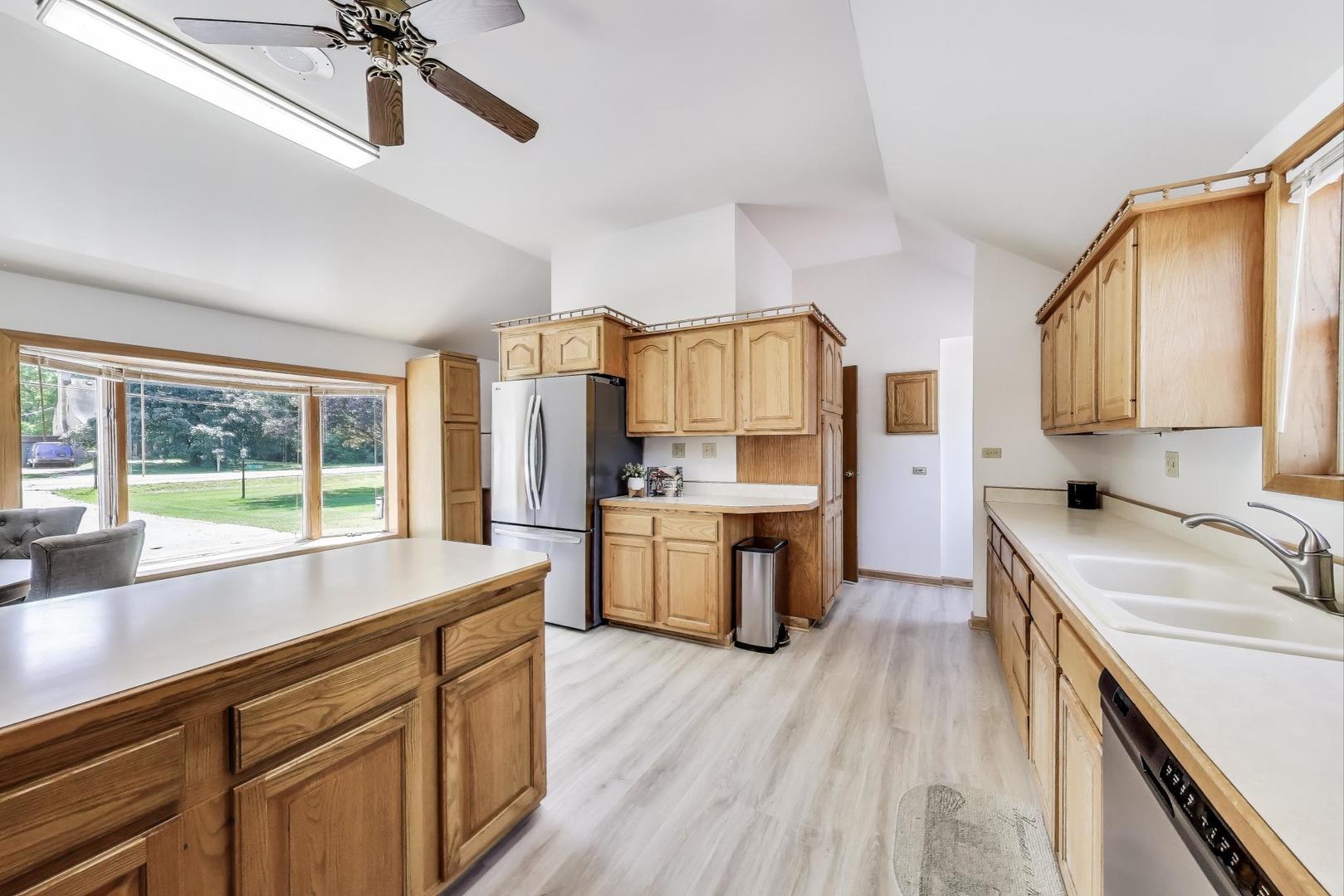 100 W Willow Road