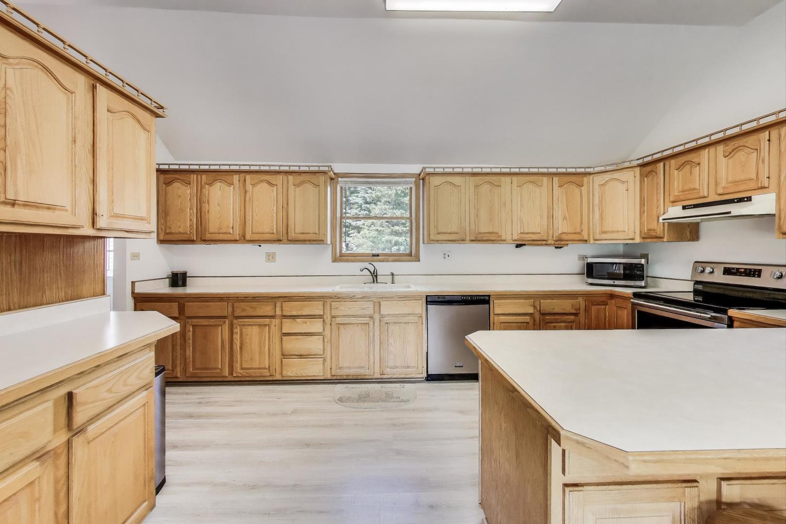 100 W Willow Road