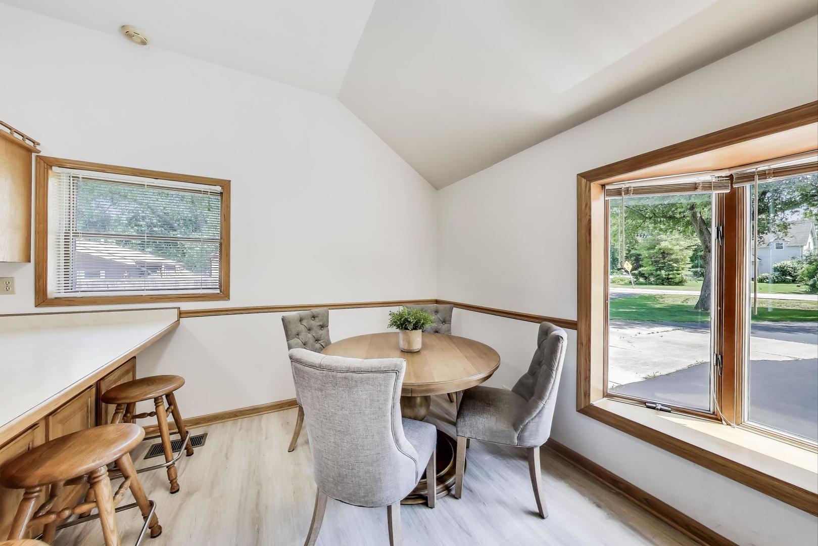 100 W Willow Road