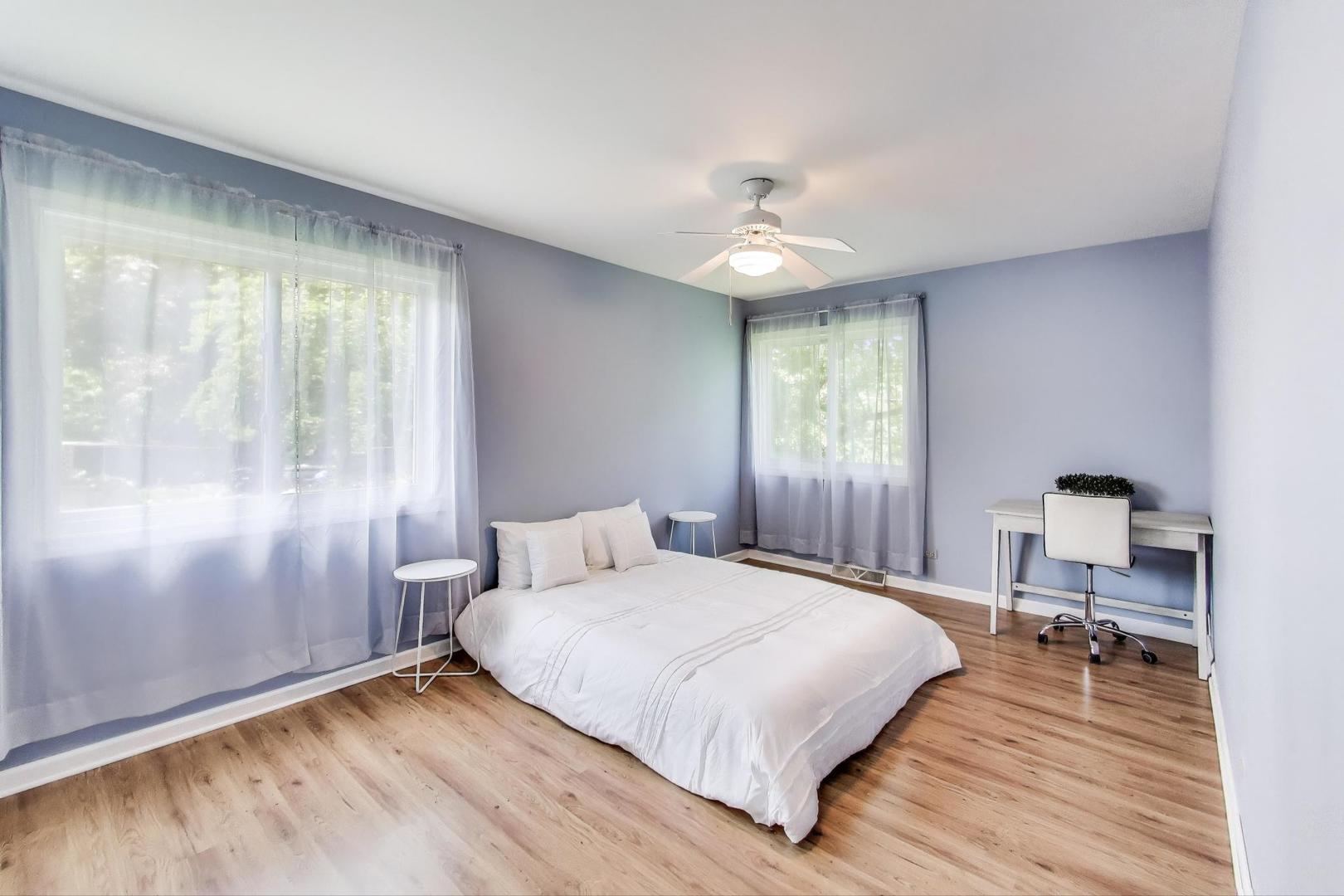 100 W Willow Road