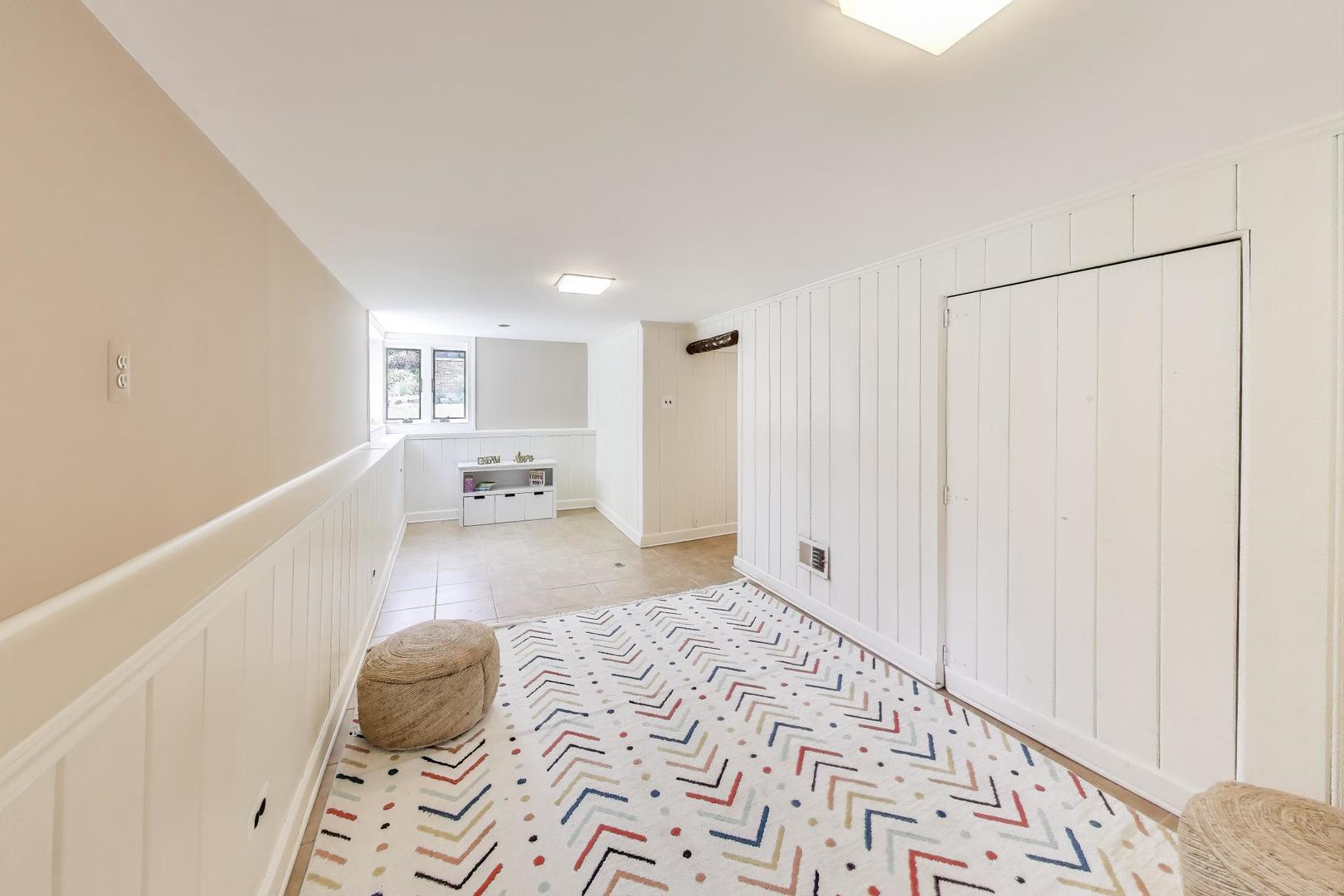 100 W Willow Road