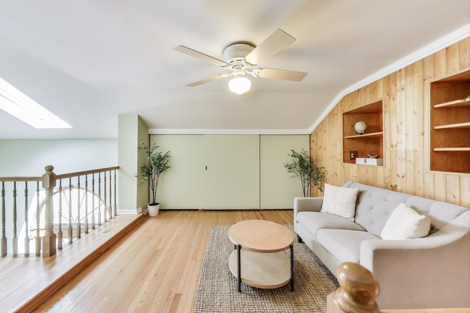 100 W Willow Road