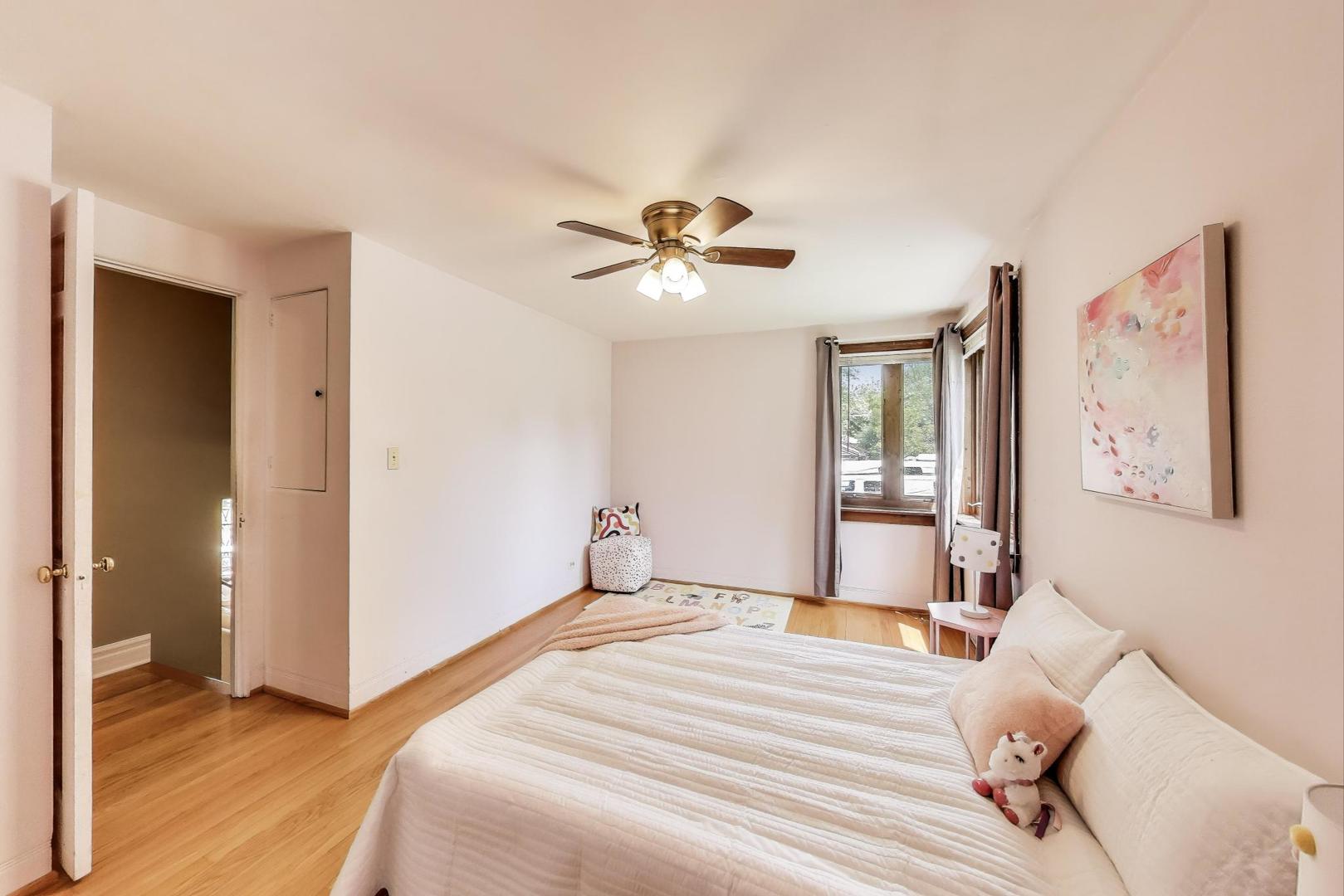 100 W Willow Road