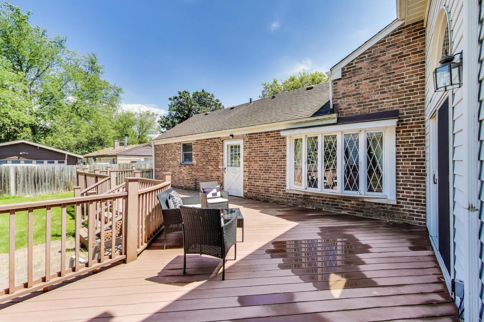 100 W Willow Road