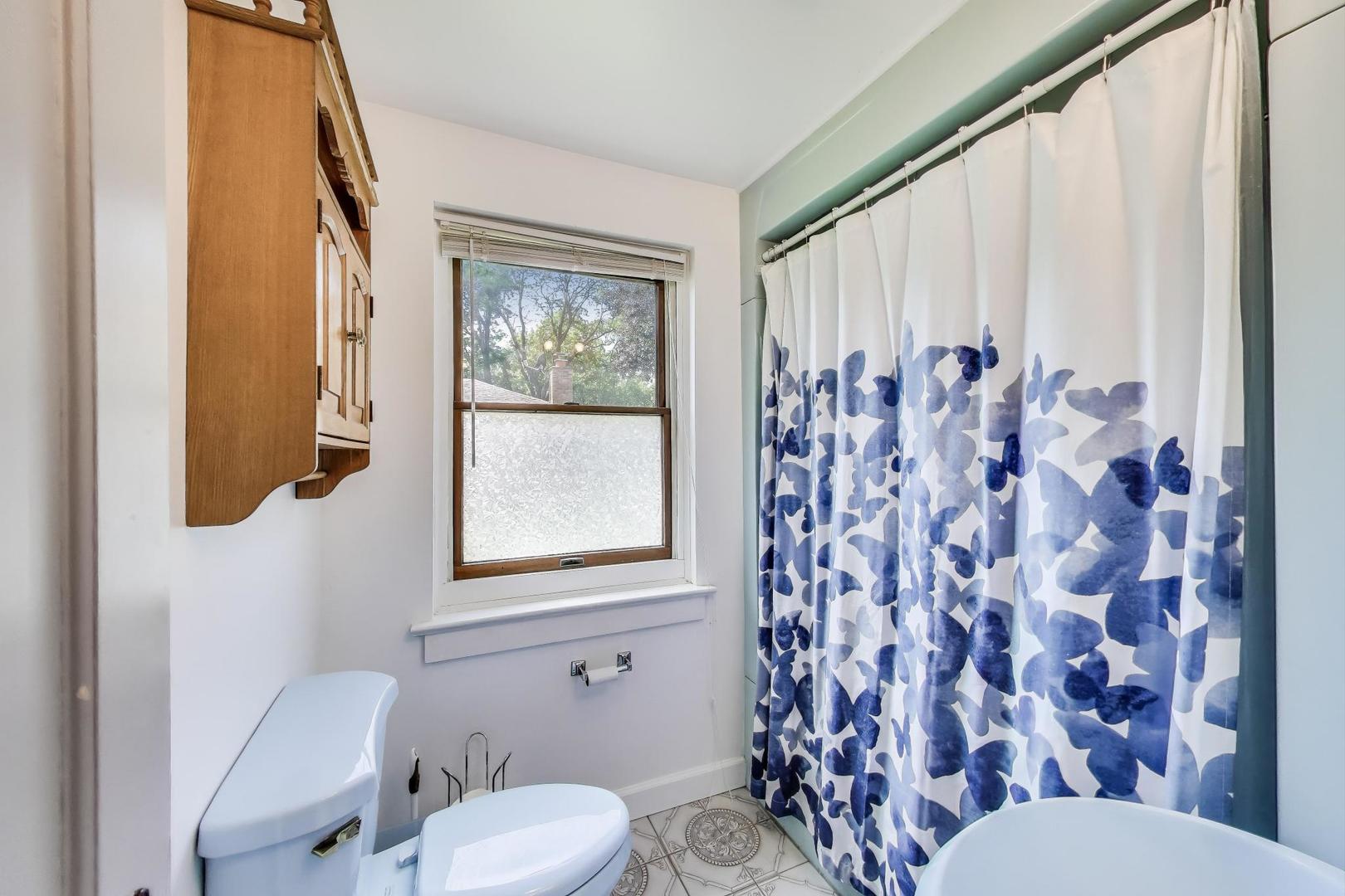 100 W Willow Road
