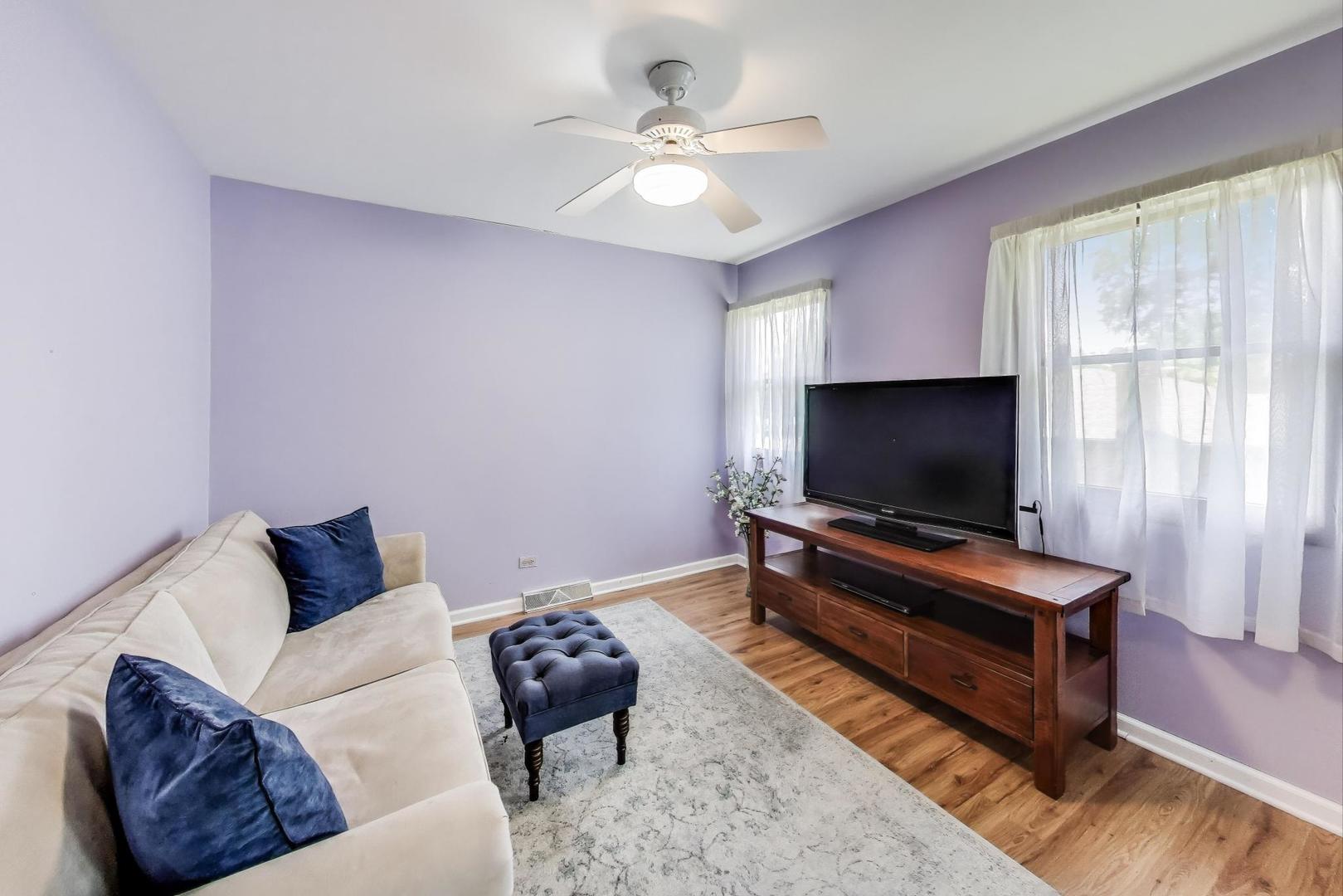 100 W Willow Road