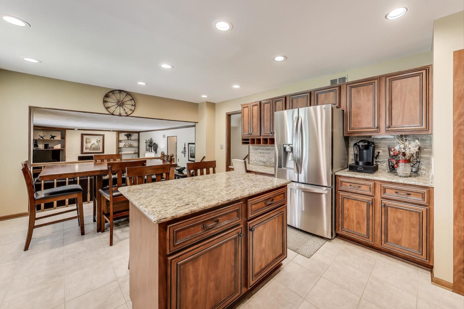 428 W Wilshire Drive