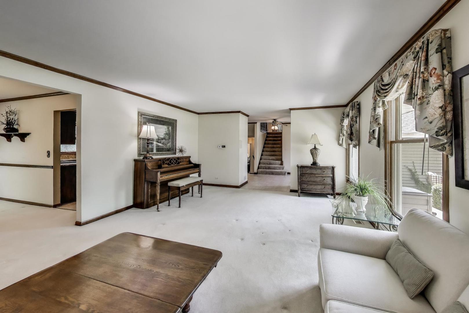 428 W Wilshire Drive