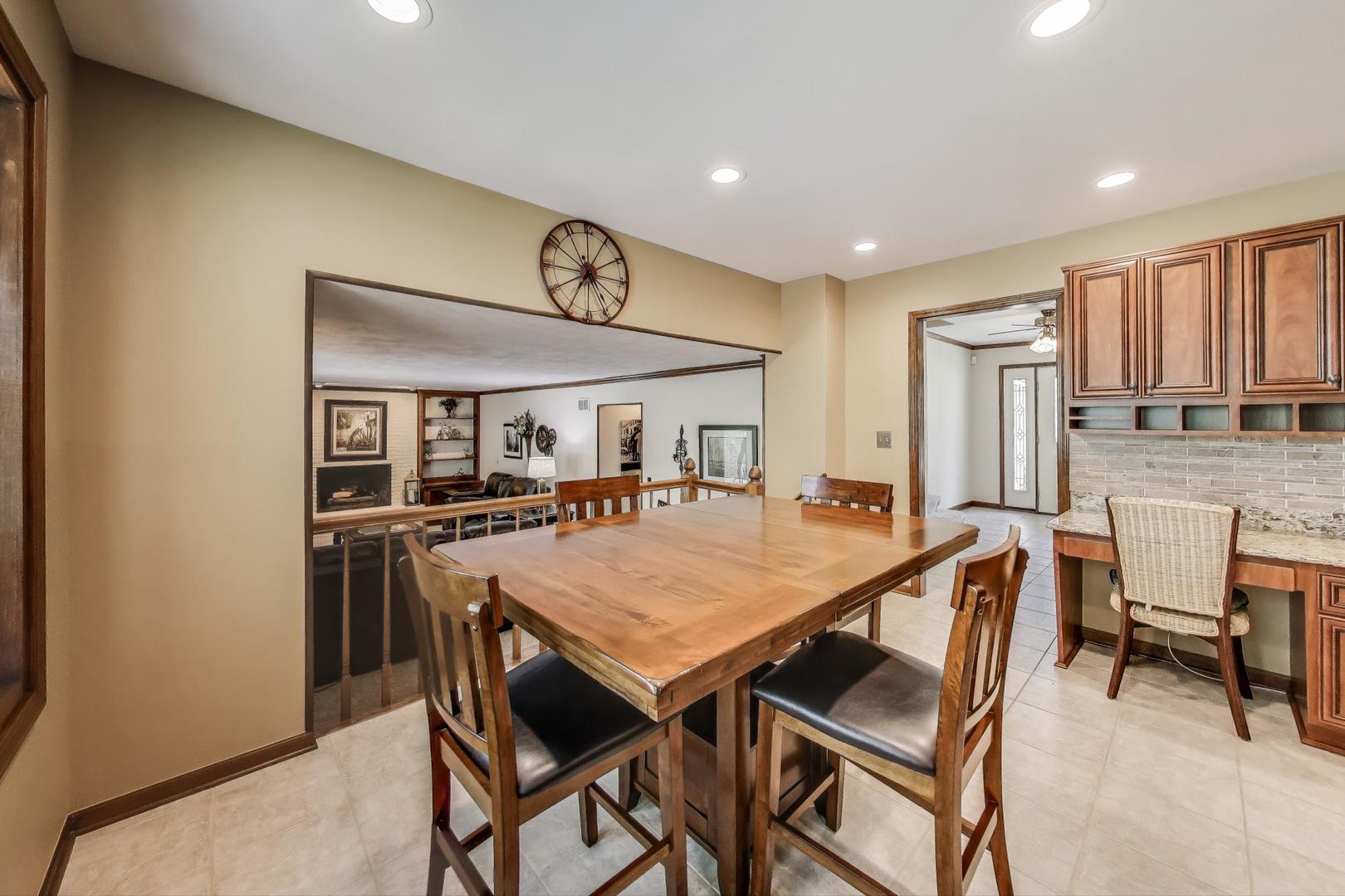 428 W Wilshire Drive