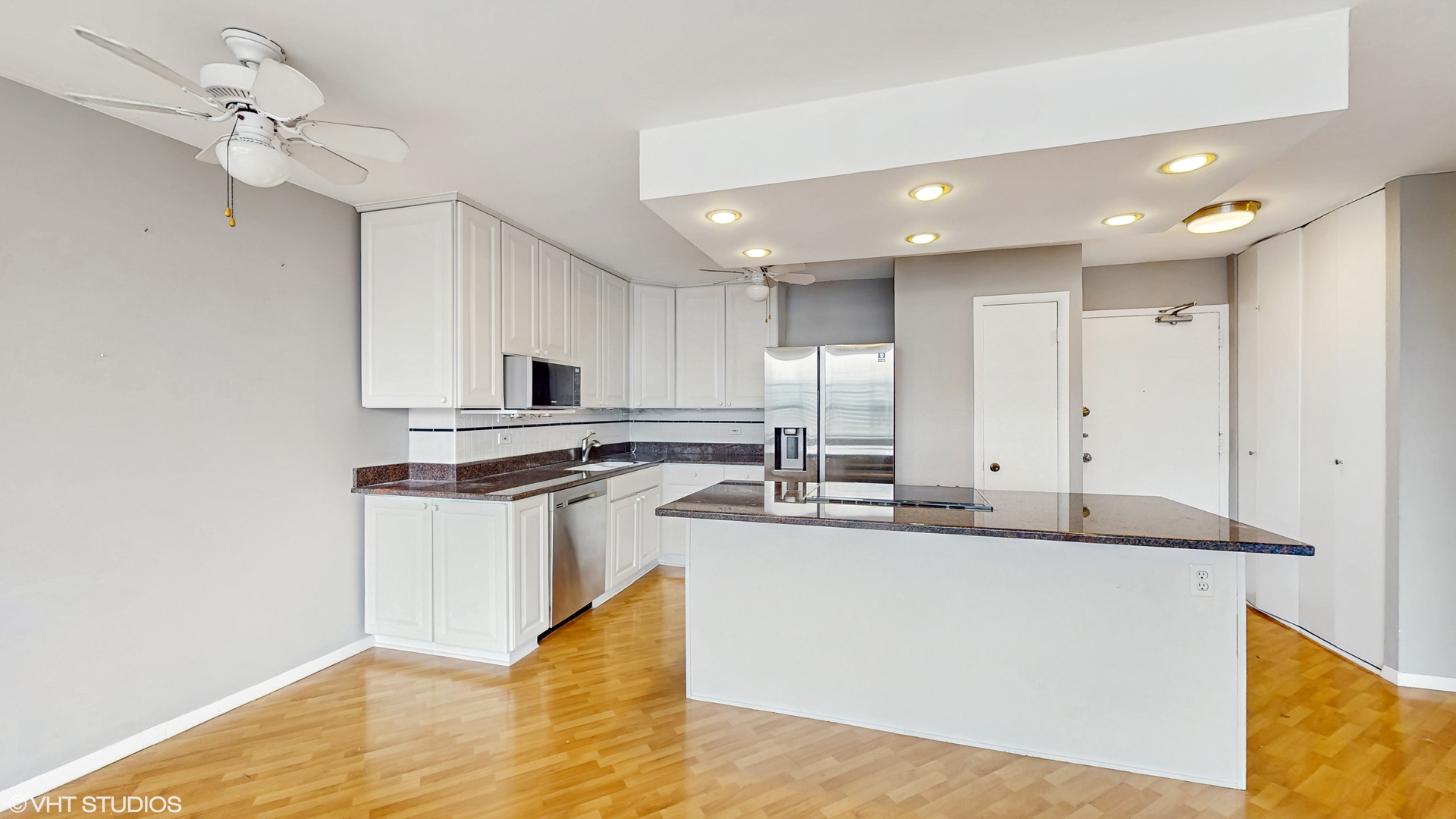 1360 N Sandburg Terrace Unit: 2605C