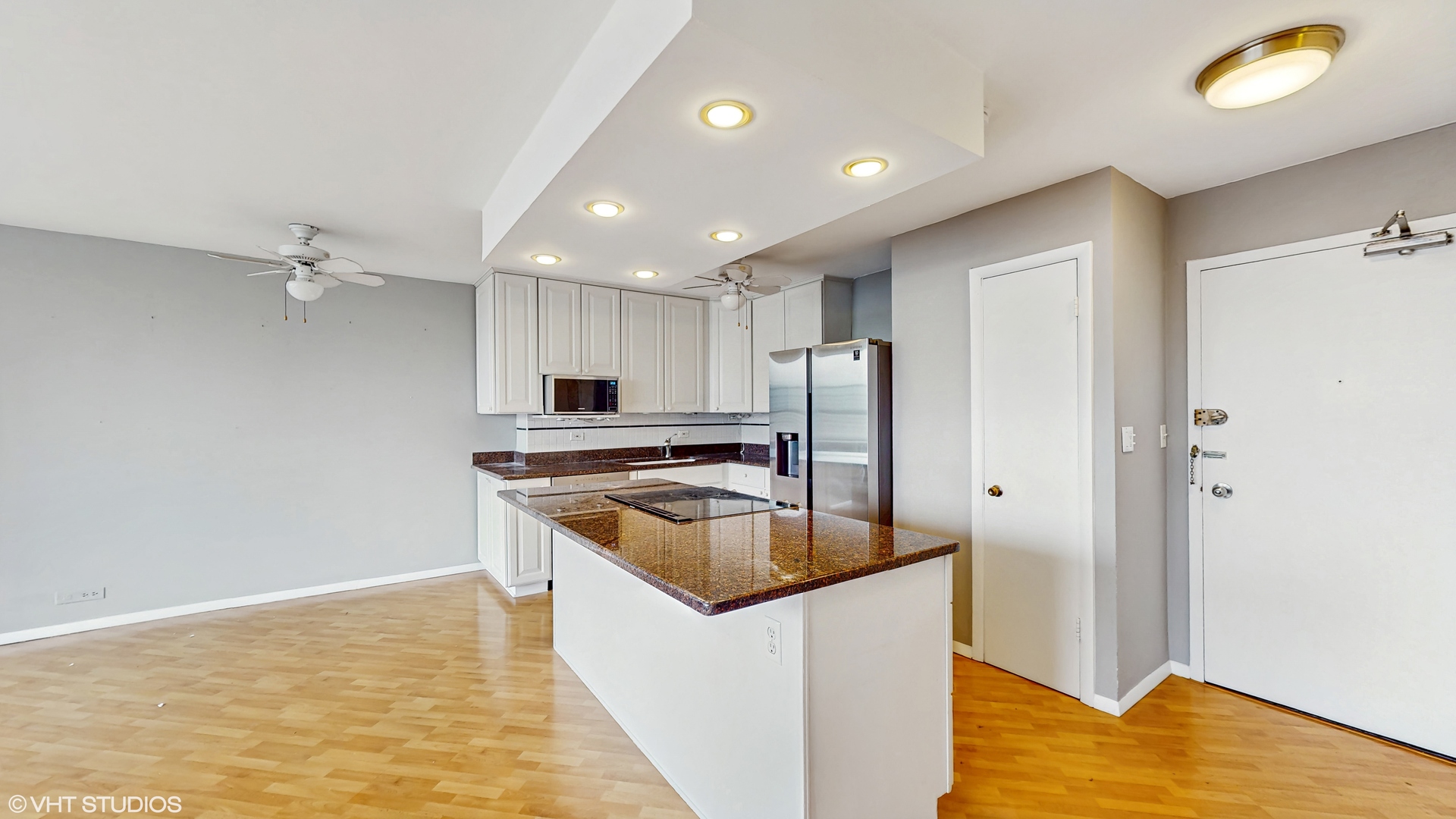 1360 N Sandburg Terrace Unit: 2605C