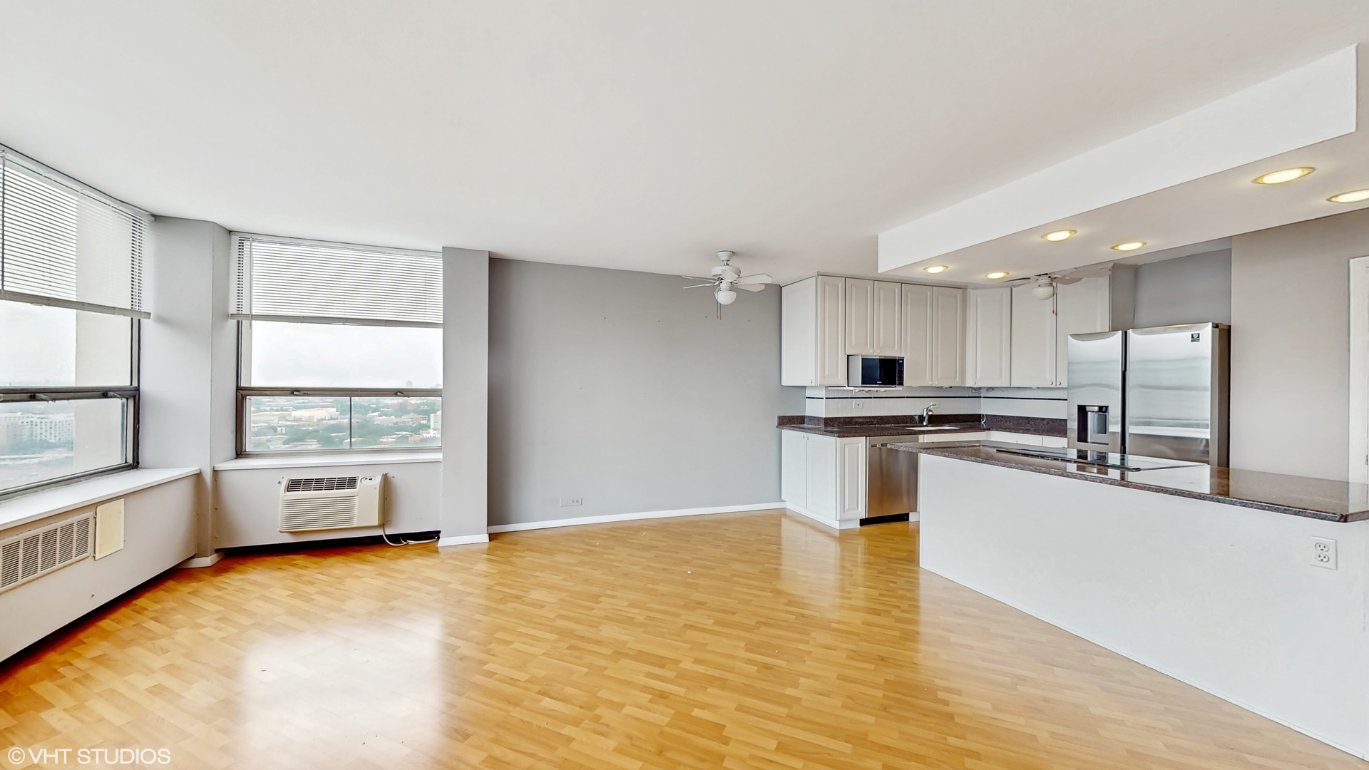 1360 N Sandburg Terrace Unit: 2605C