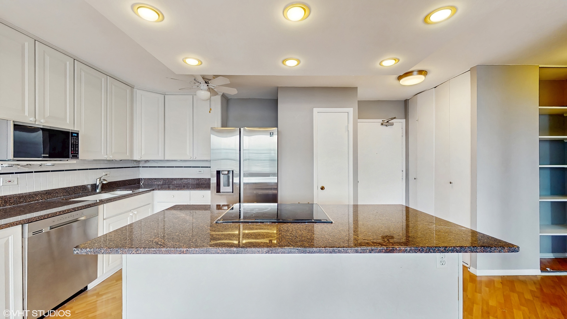 1360 N Sandburg Terrace Unit: 2605C