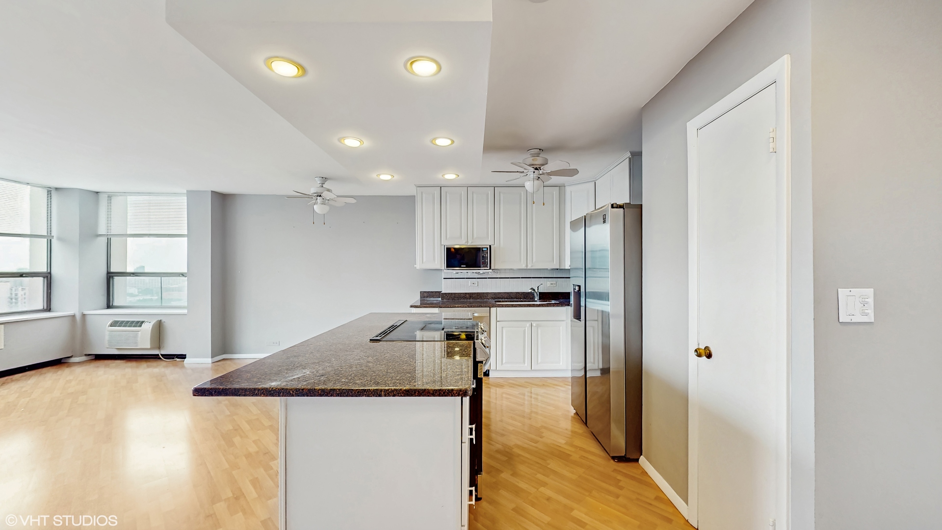 1360 N Sandburg Terrace Unit: 2605C