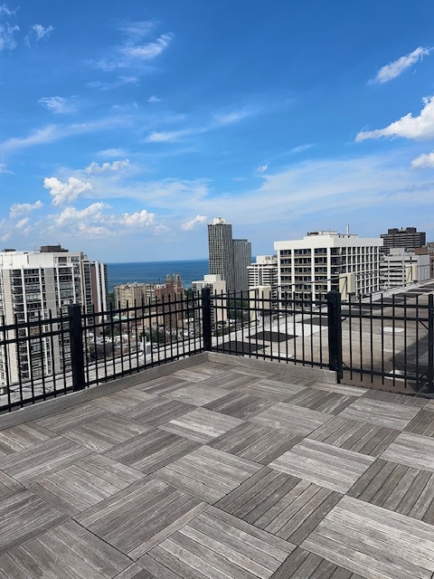 1360 N Sandburg Terrace Unit: 2605C