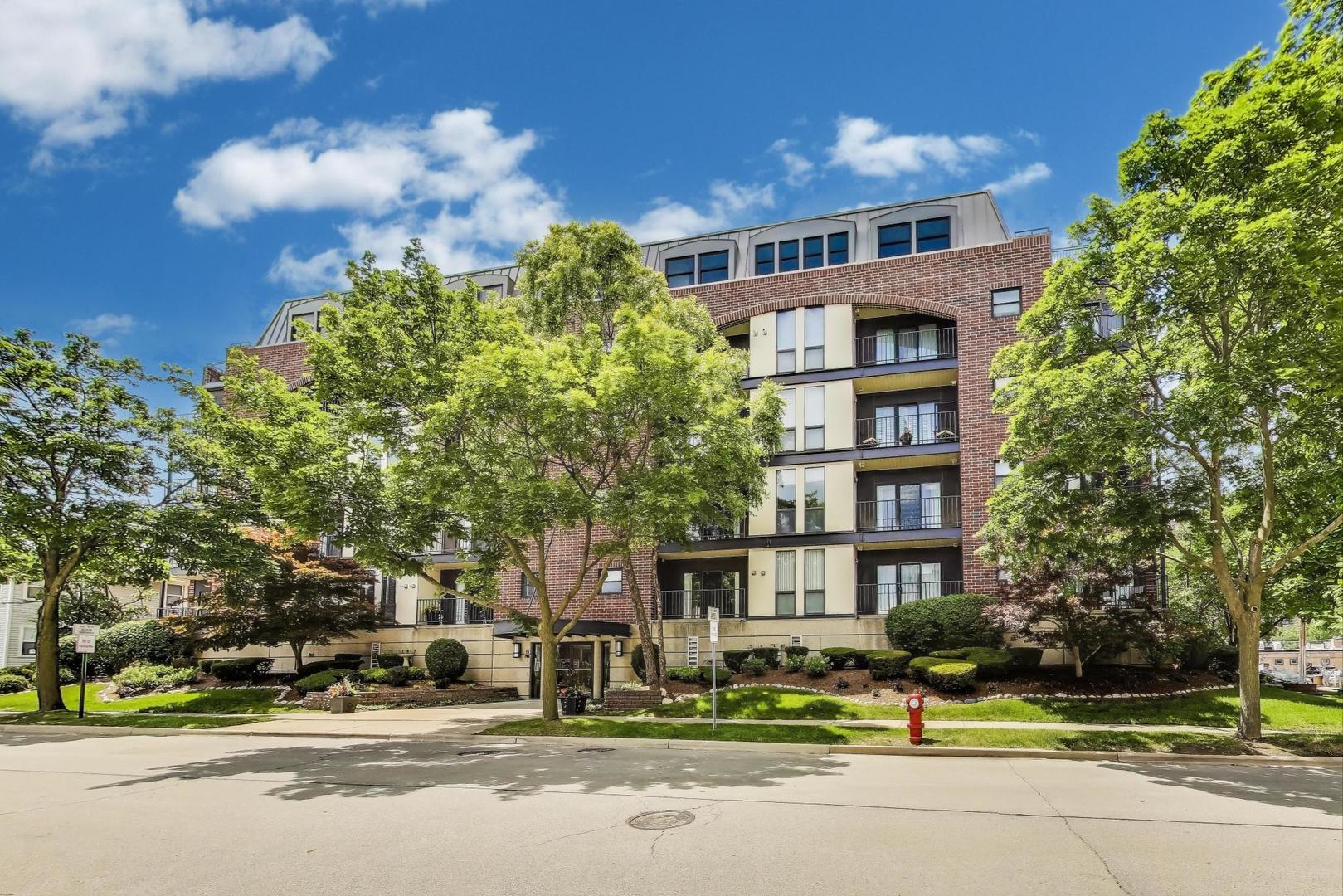 110 S Evergreen Avenue Unit: 4CS