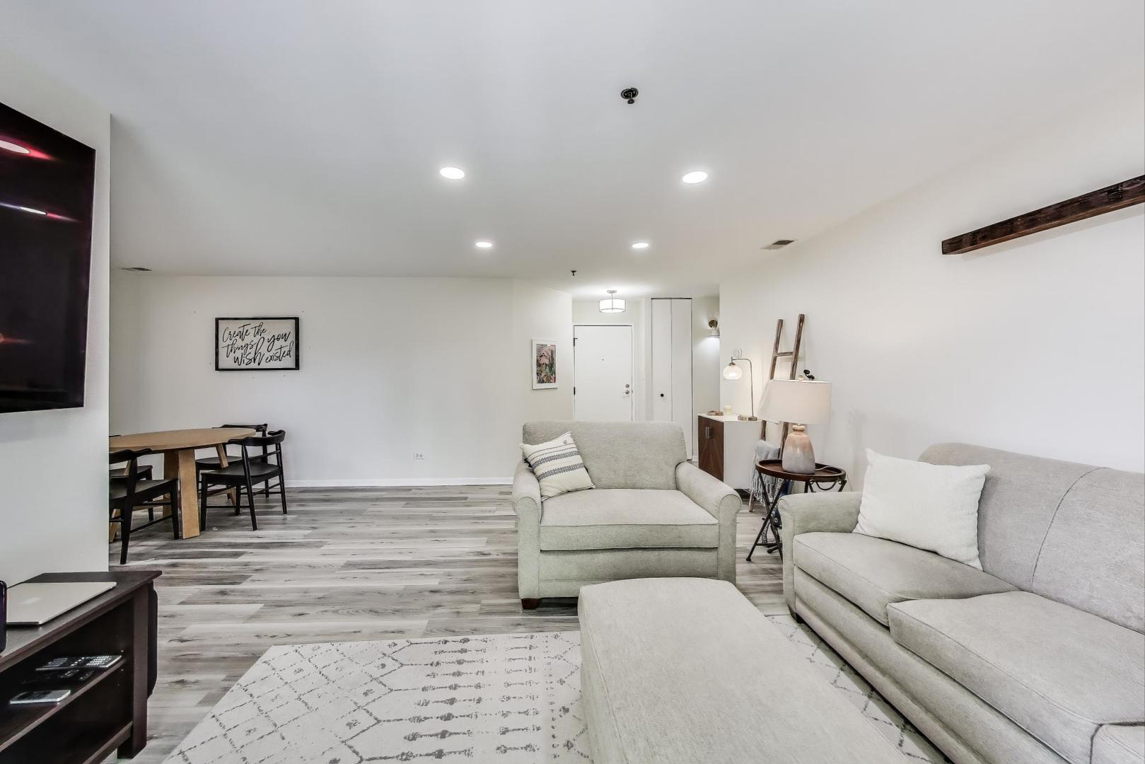 110 S Evergreen Avenue Unit: 4CS
