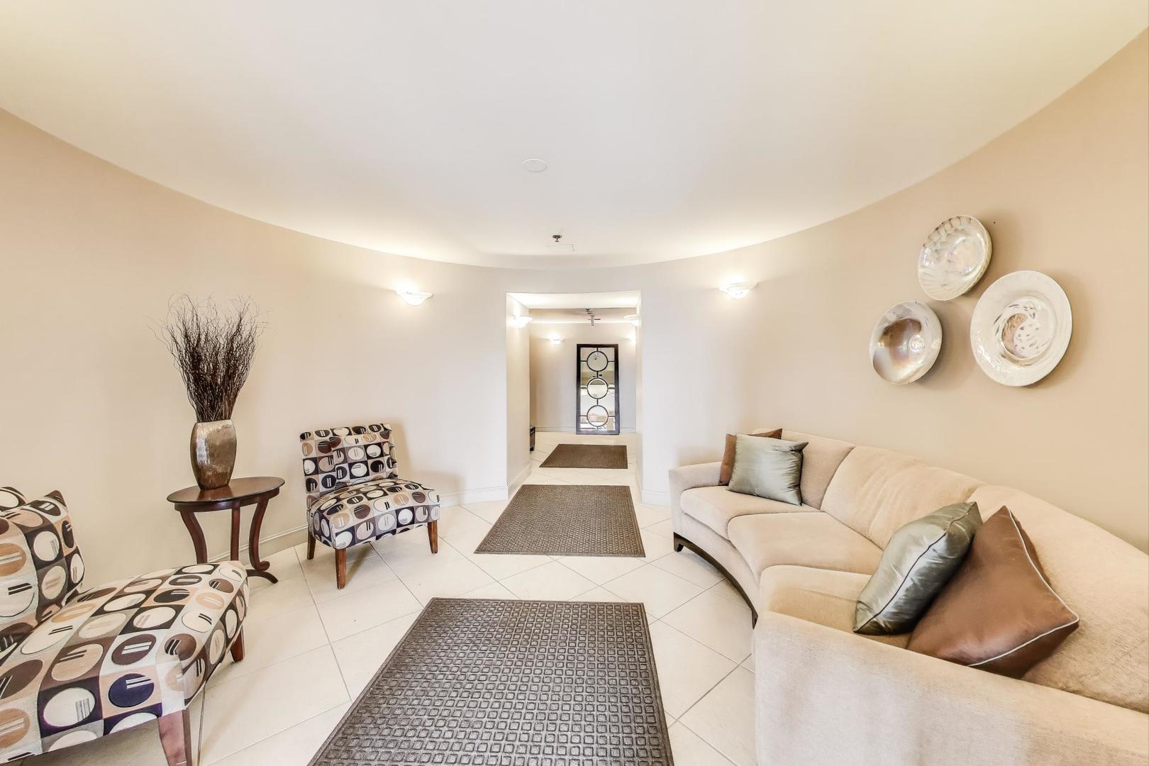 110 S Evergreen Avenue Unit: 4CS