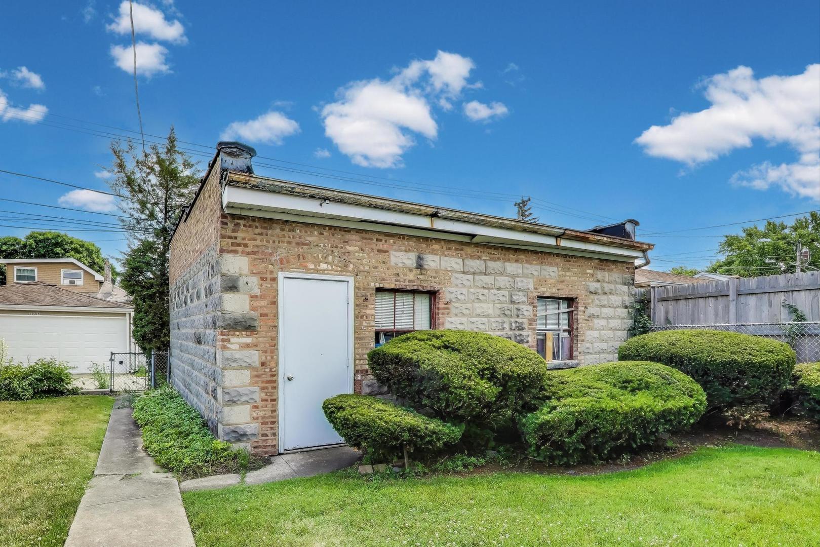 3909 N New England Avenue