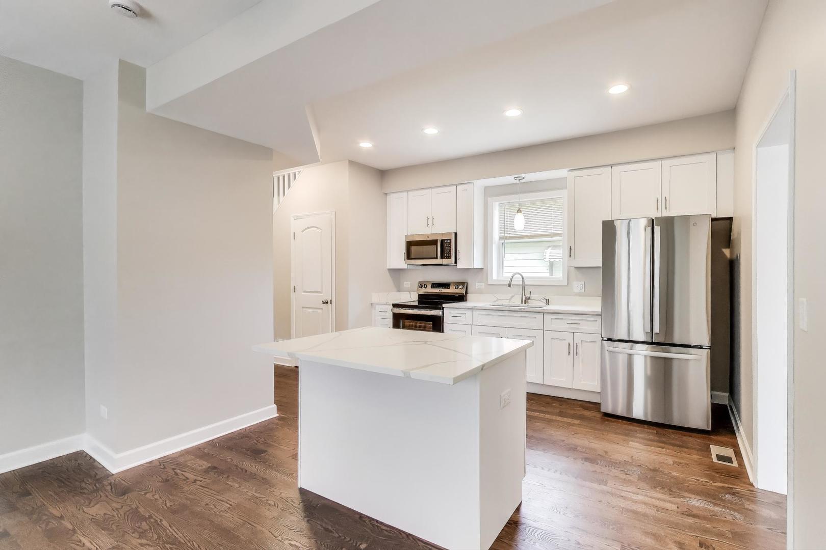 3909 N New England Avenue