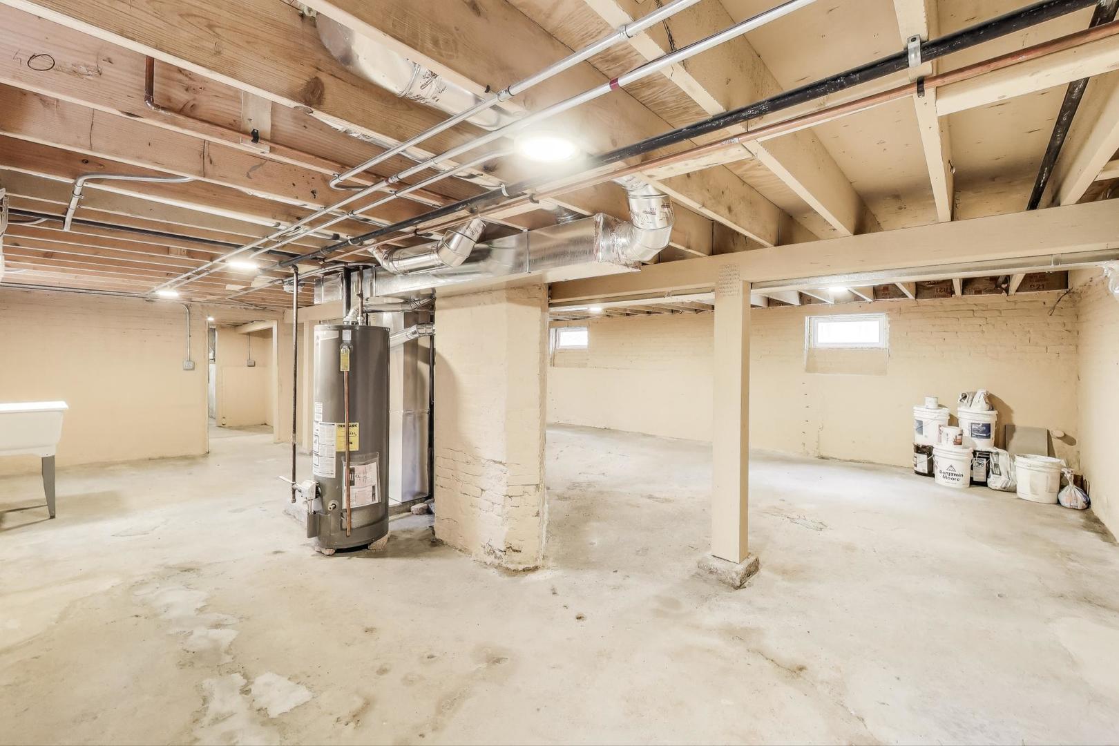 3909 N New England Avenue