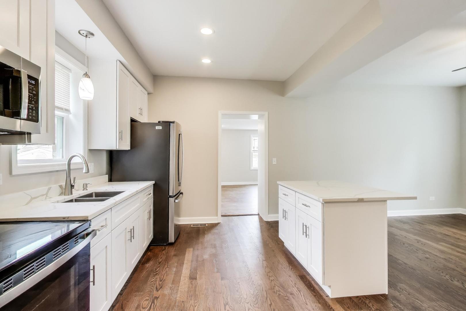 3909 N New England Avenue