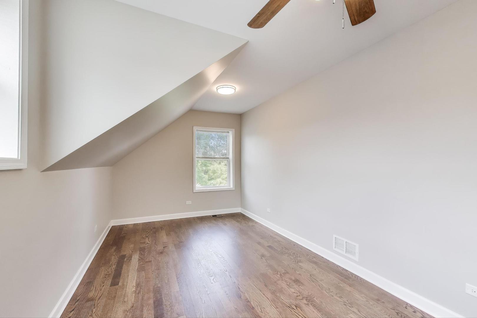 3909 N New England Avenue