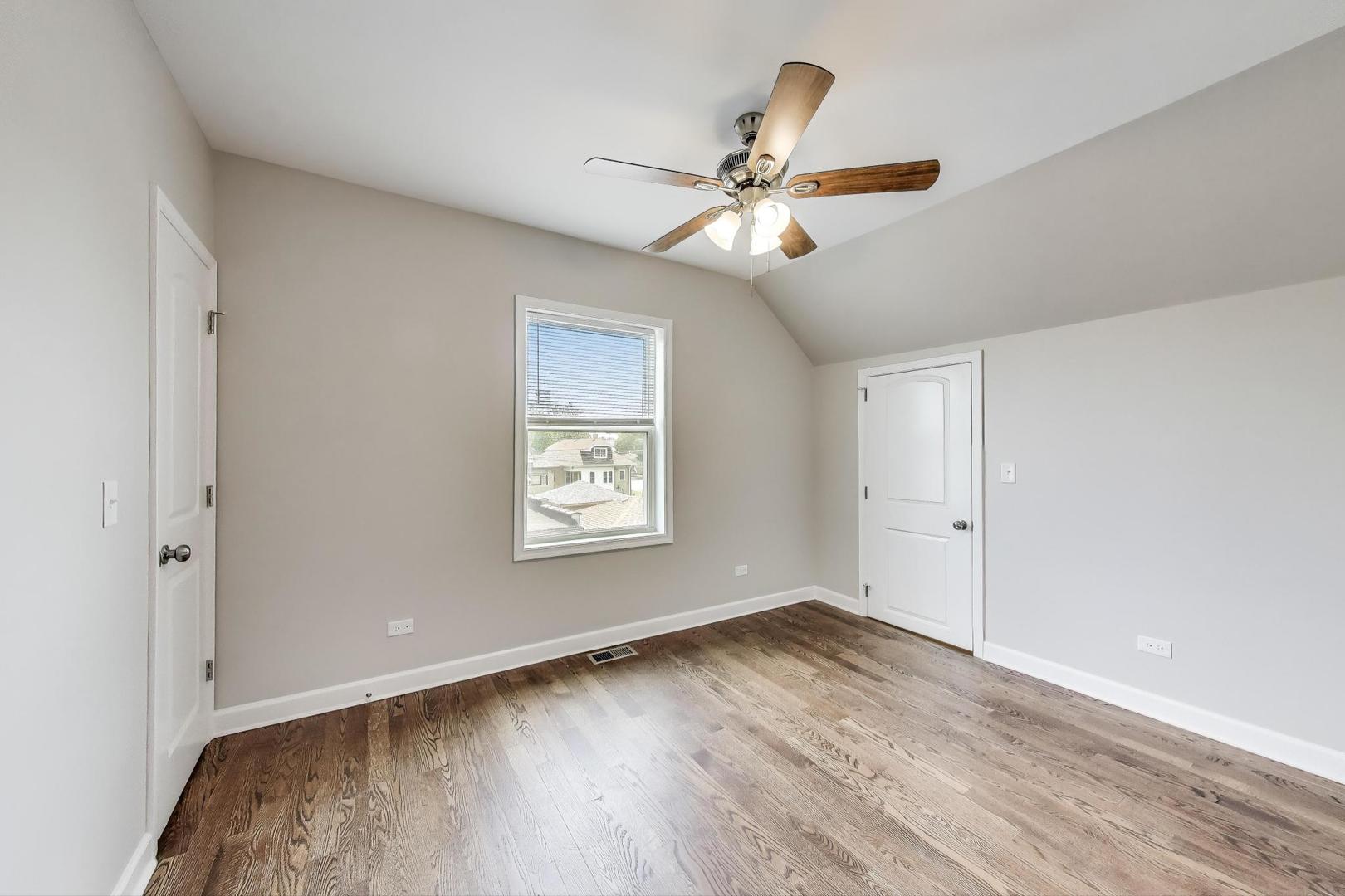 3909 N New England Avenue