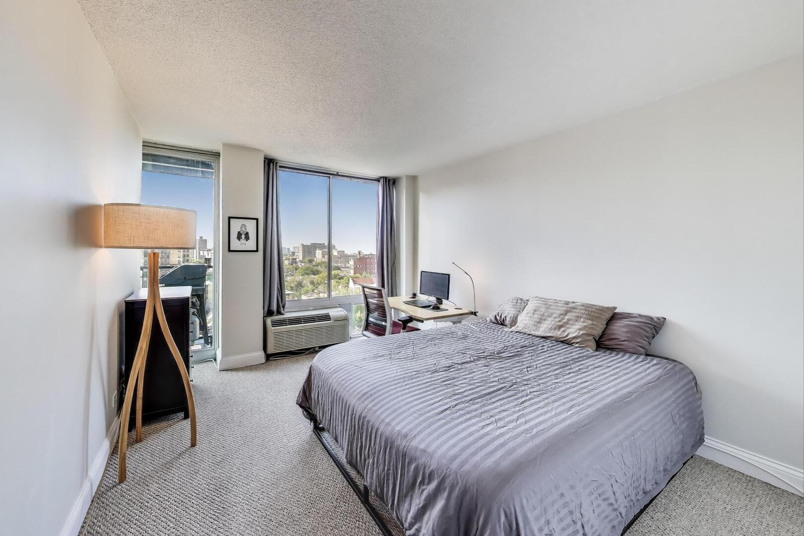 450 W Briar Place Unit: 11H