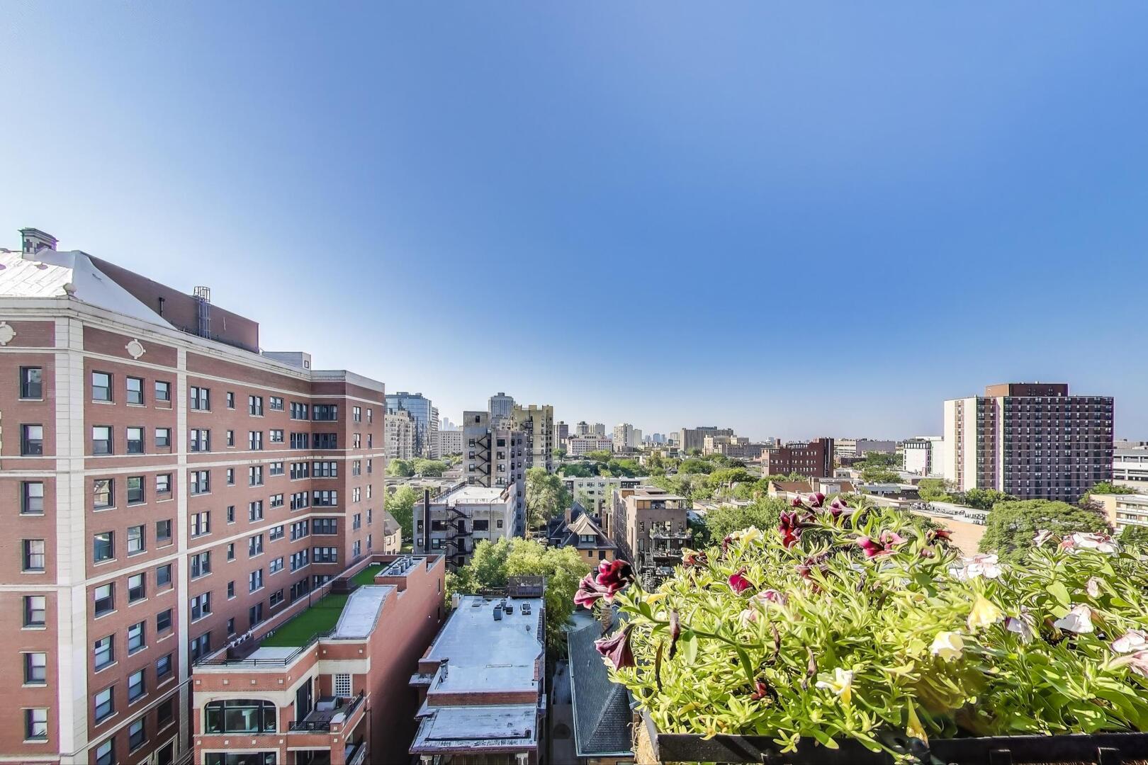450 W Briar Place Unit: 11H
