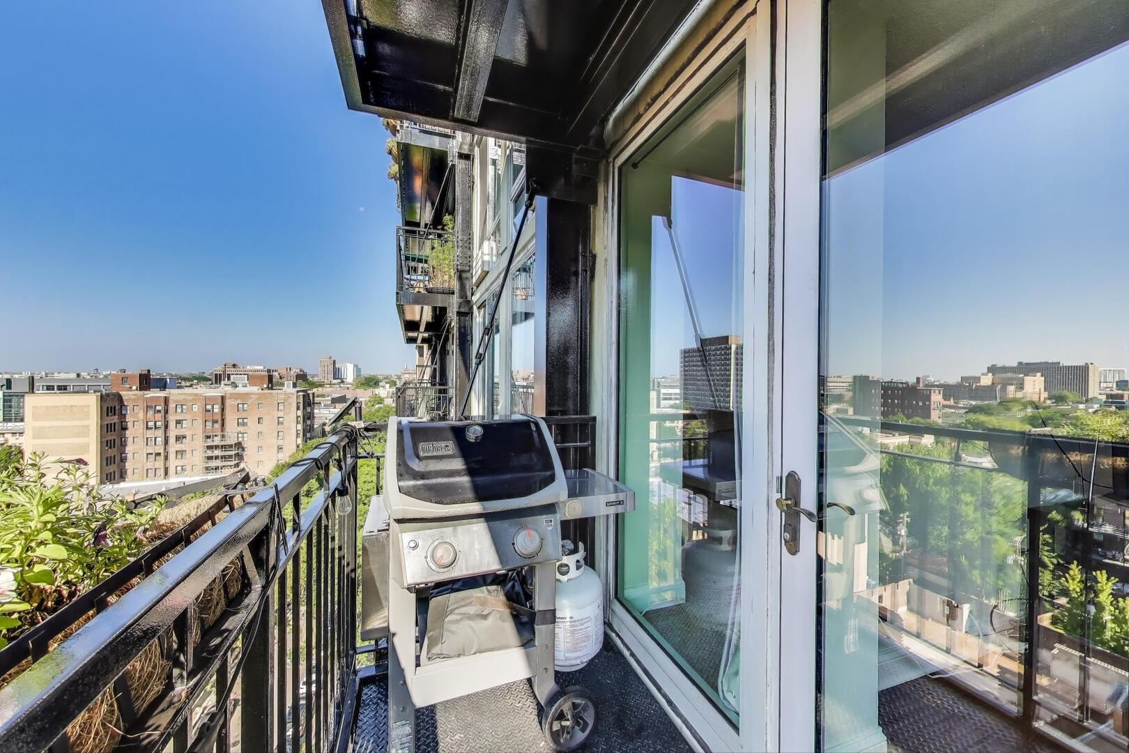 450 W Briar Place Unit: 11H