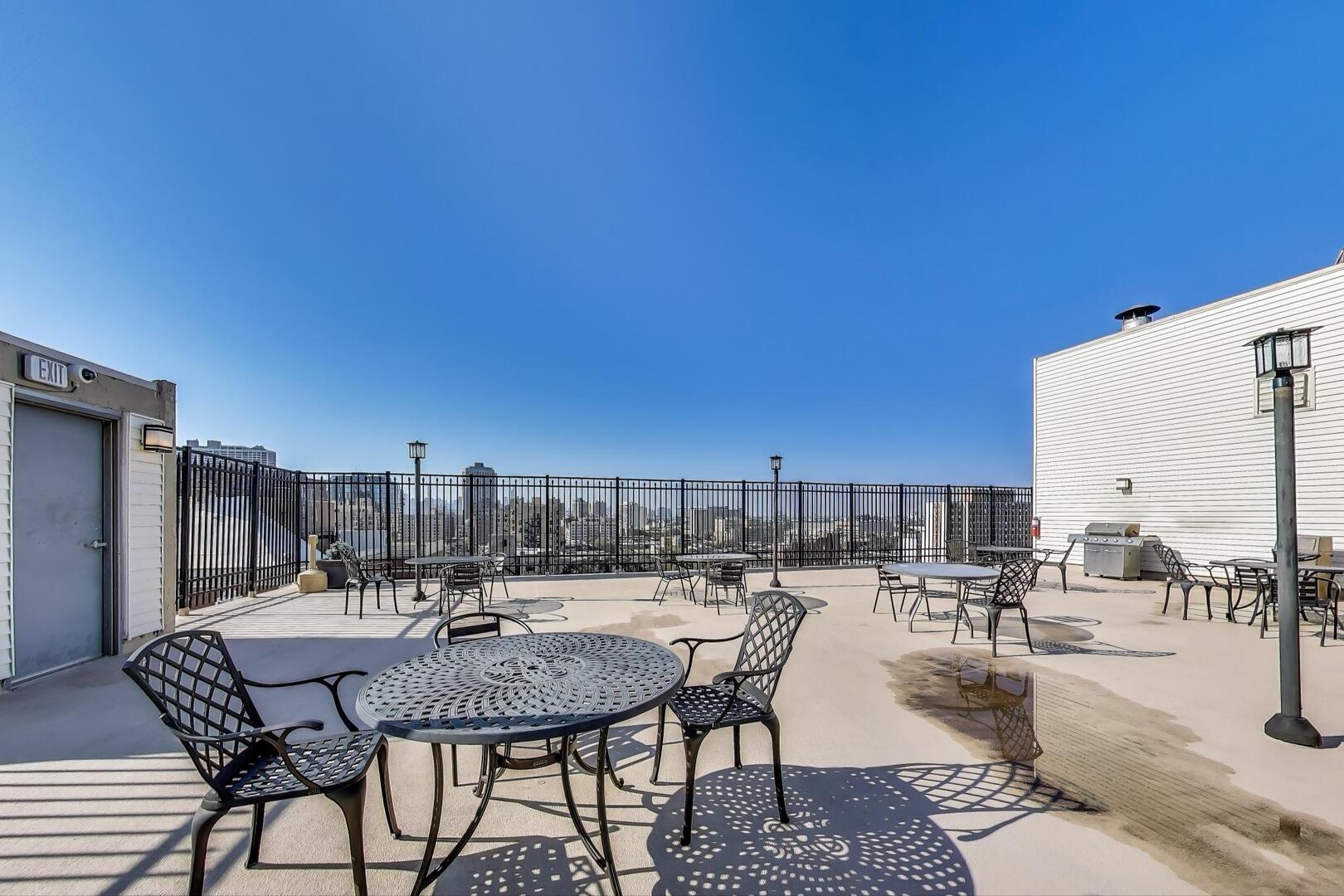 450 W Briar Place Unit: 11H