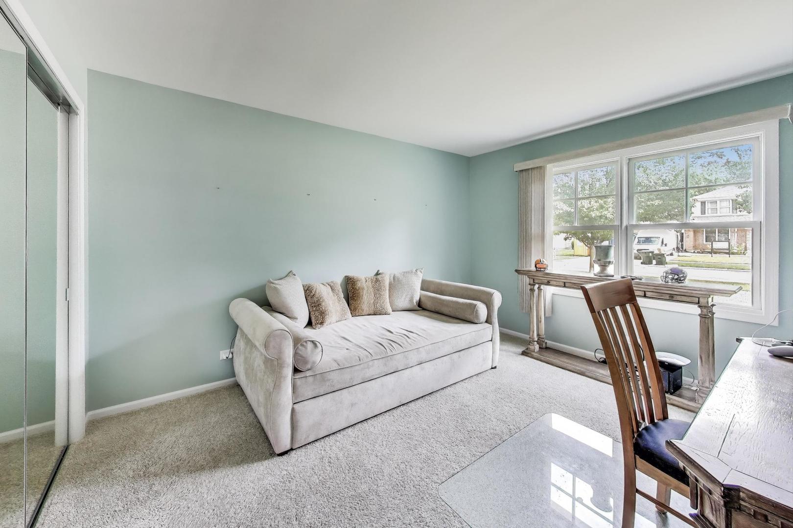 1207 W Keating Drive