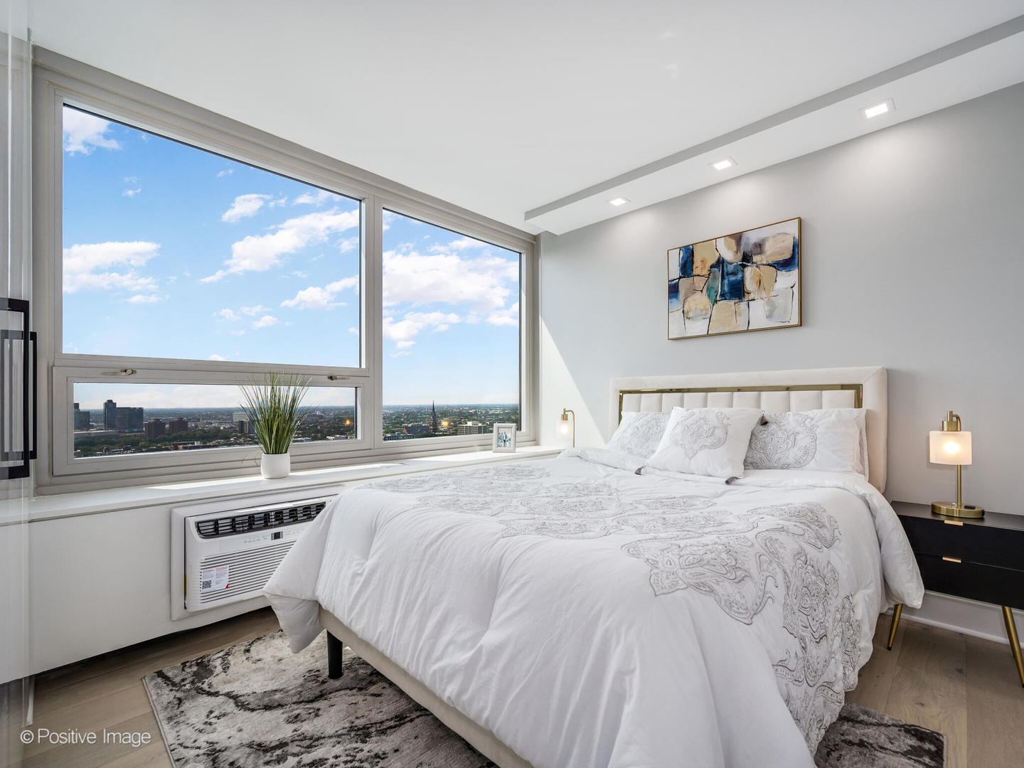 88 W Schiller Street Unit: 2908L