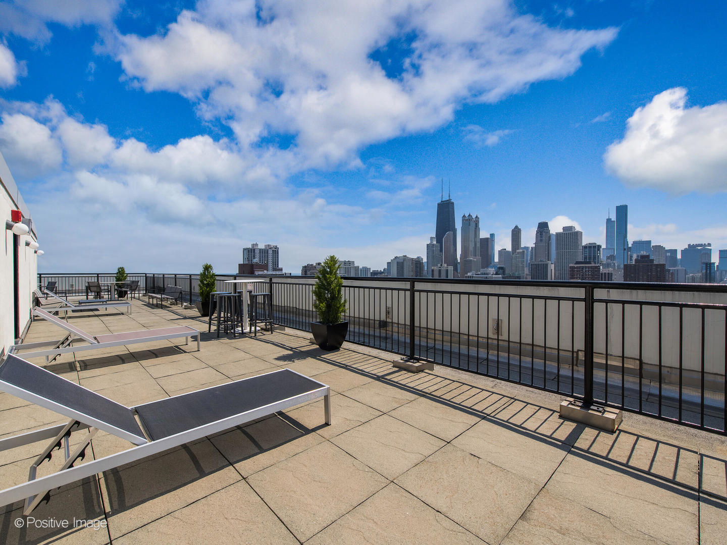 88 W Schiller Street Unit: 2908L