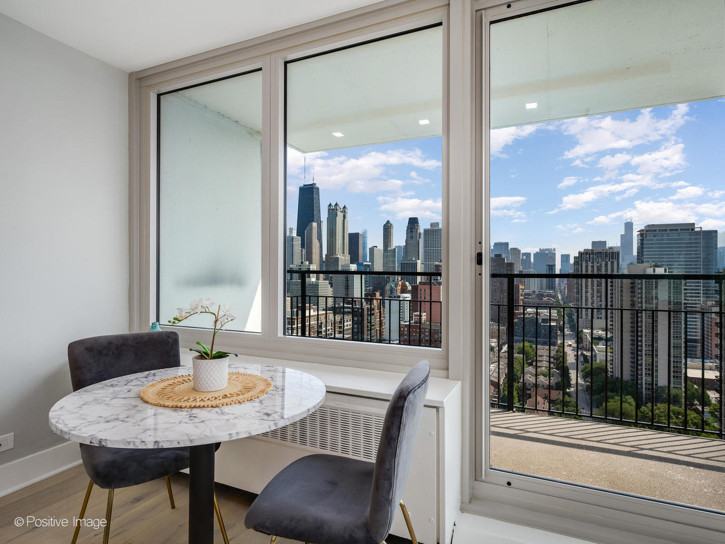 88 W Schiller Street Unit: 2908L