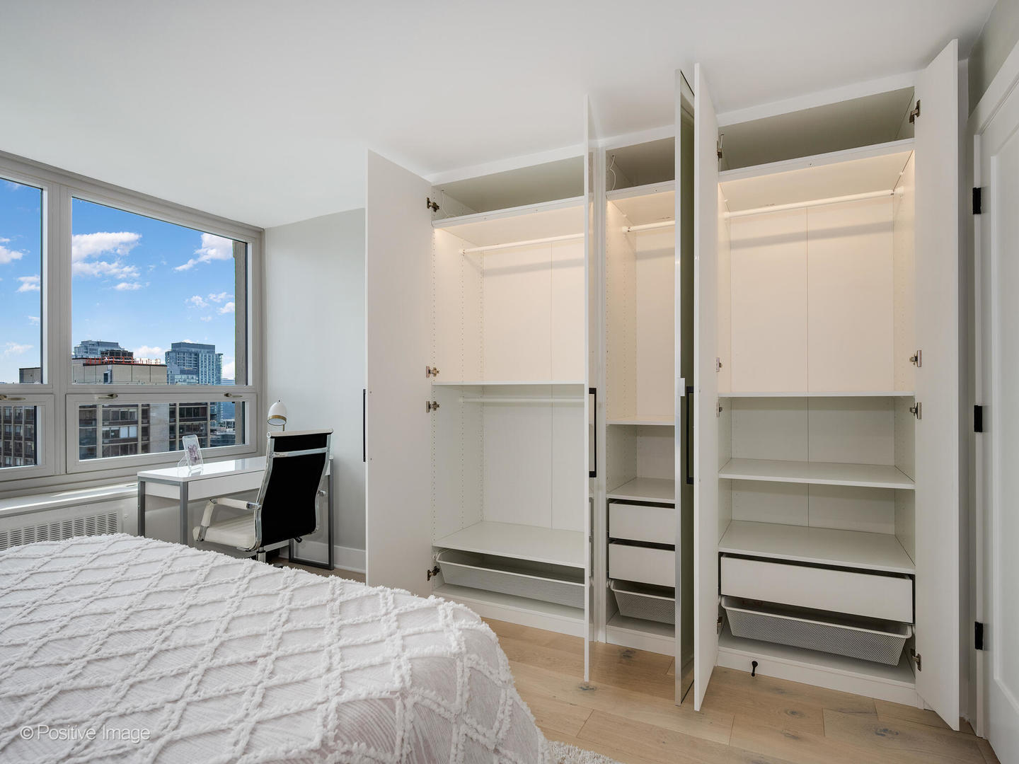 88 W Schiller Street Unit: 2908L