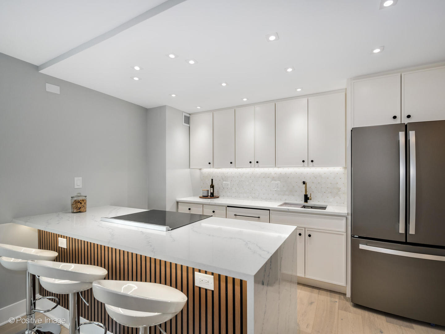 88 W Schiller Street Unit: 2908L