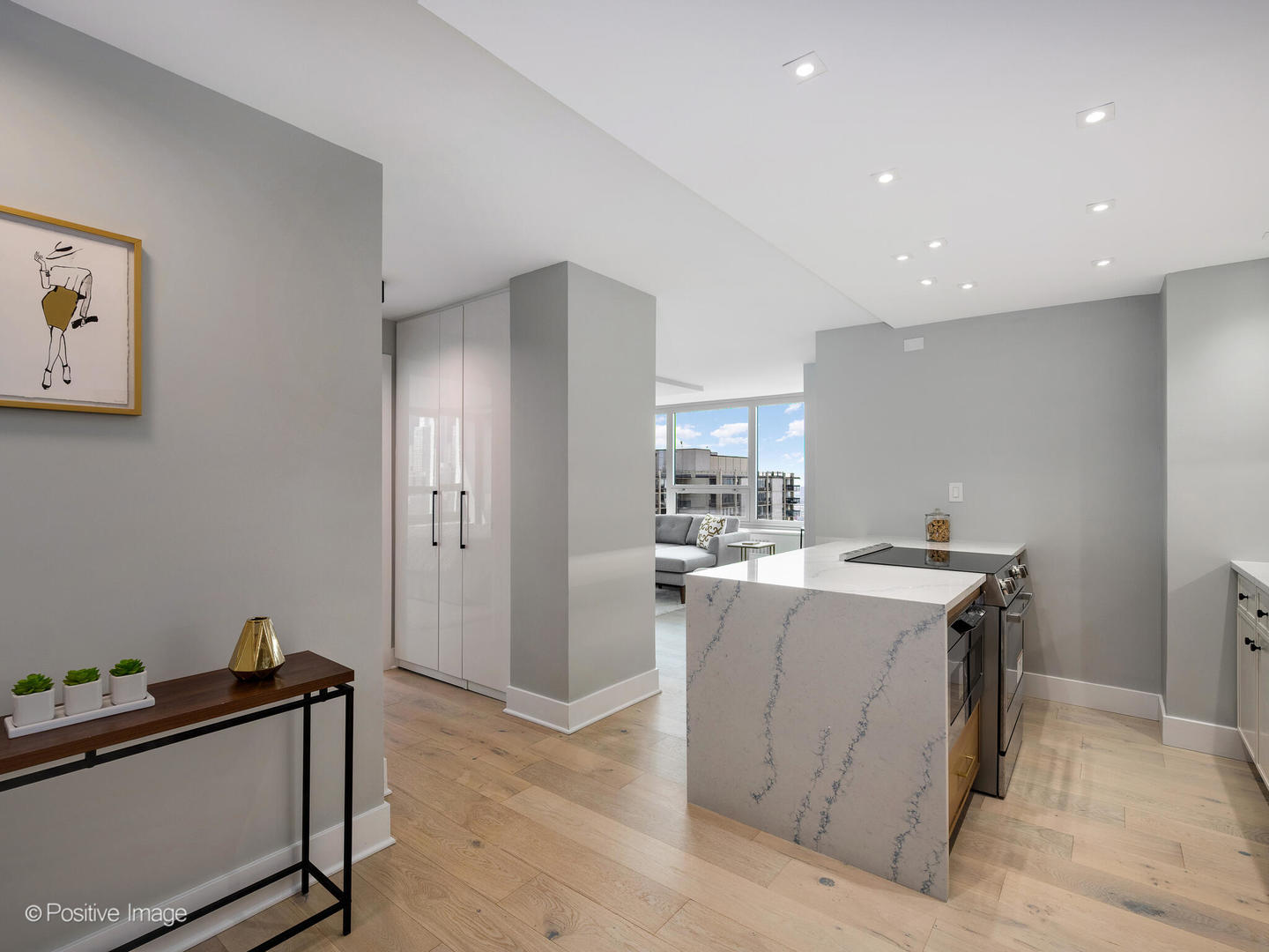 88 W Schiller Street Unit: 2908L