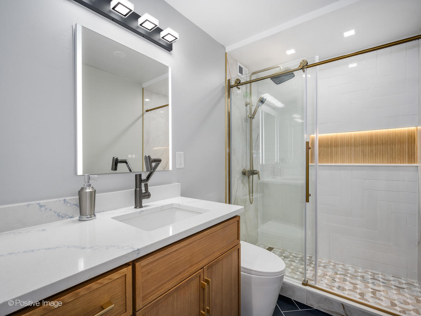 88 W Schiller Street Unit: 2908L