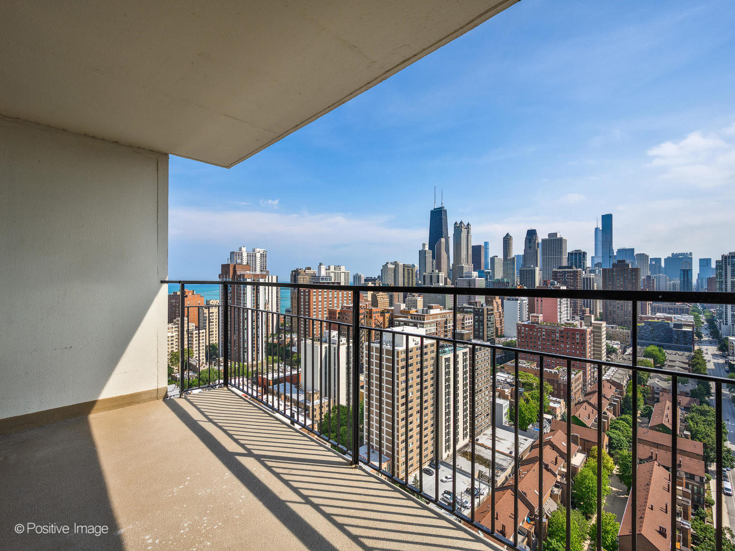 88 W Schiller Street Unit: 2908L